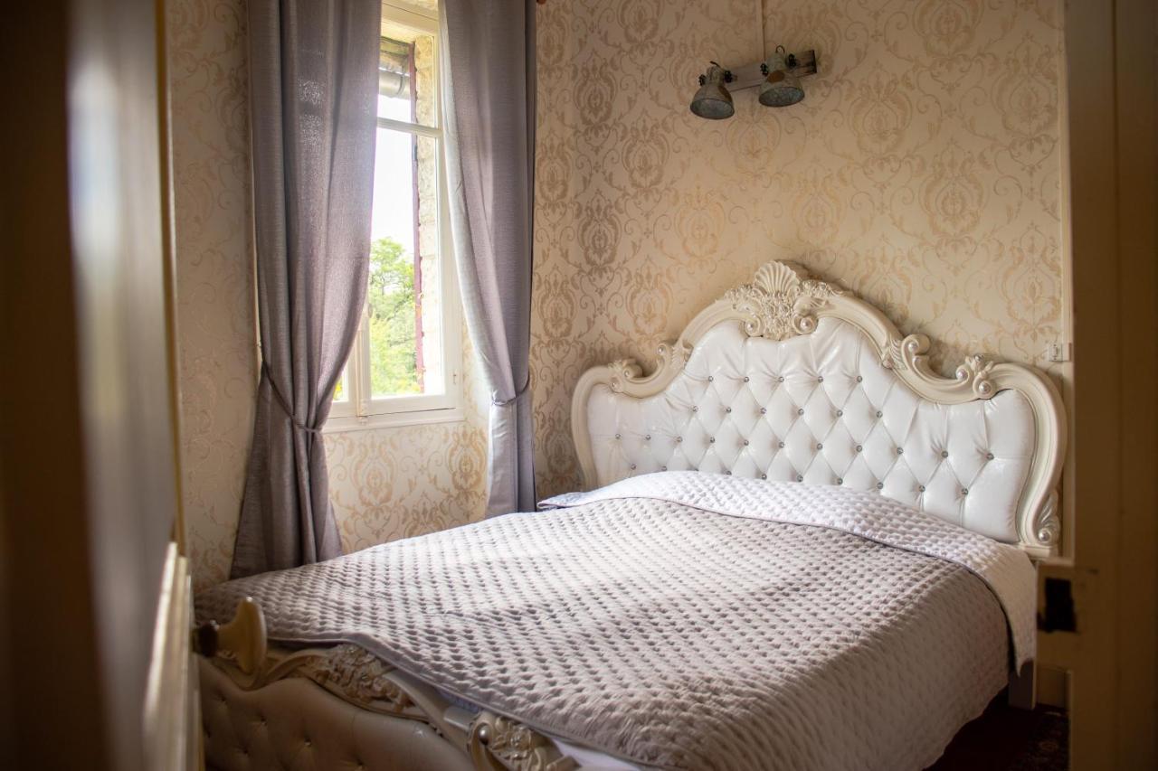 Le Pavillon De St Agnan Hotell Hautefort Exteriör bild