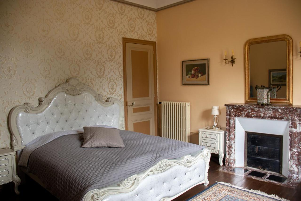 Le Pavillon De St Agnan Hotell Hautefort Exteriör bild