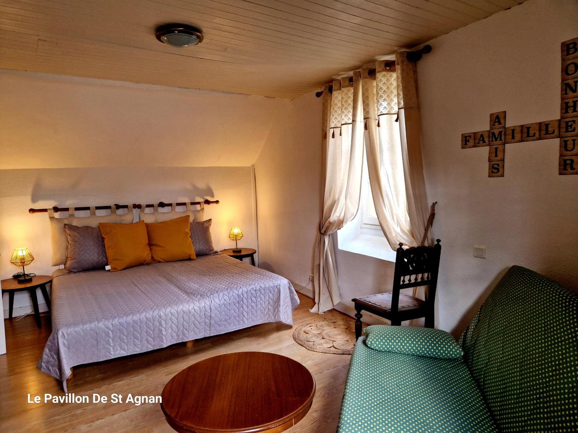 Le Pavillon De St Agnan Hotell Hautefort Exteriör bild