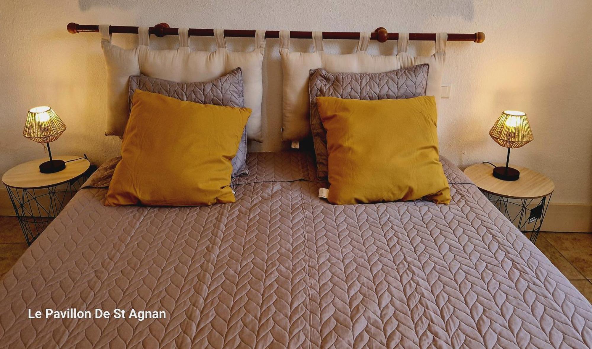 Le Pavillon De St Agnan Hotell Hautefort Exteriör bild