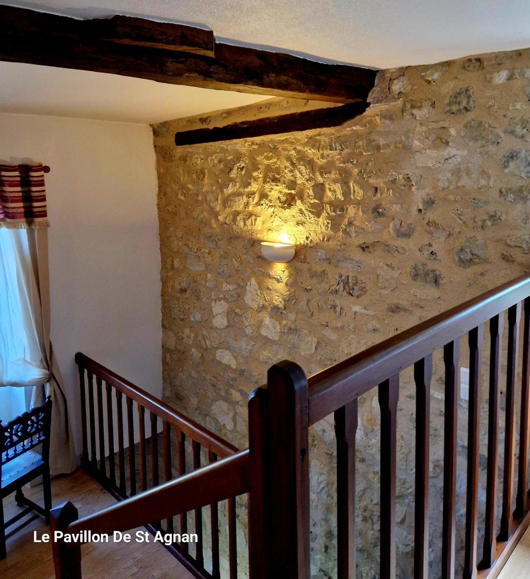 Le Pavillon De St Agnan Hotell Hautefort Exteriör bild