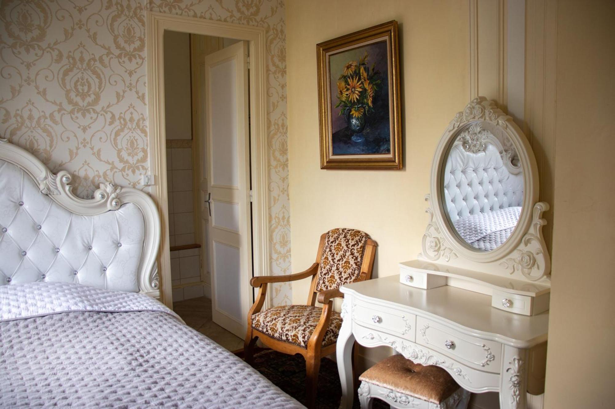 Le Pavillon De St Agnan Hotell Hautefort Exteriör bild